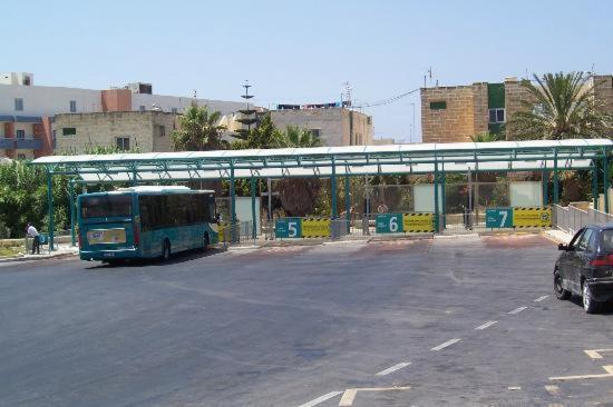 Kennedy Court - Prime Location - Bus Terminus Apartment St. Paul's Bay Exterior foto